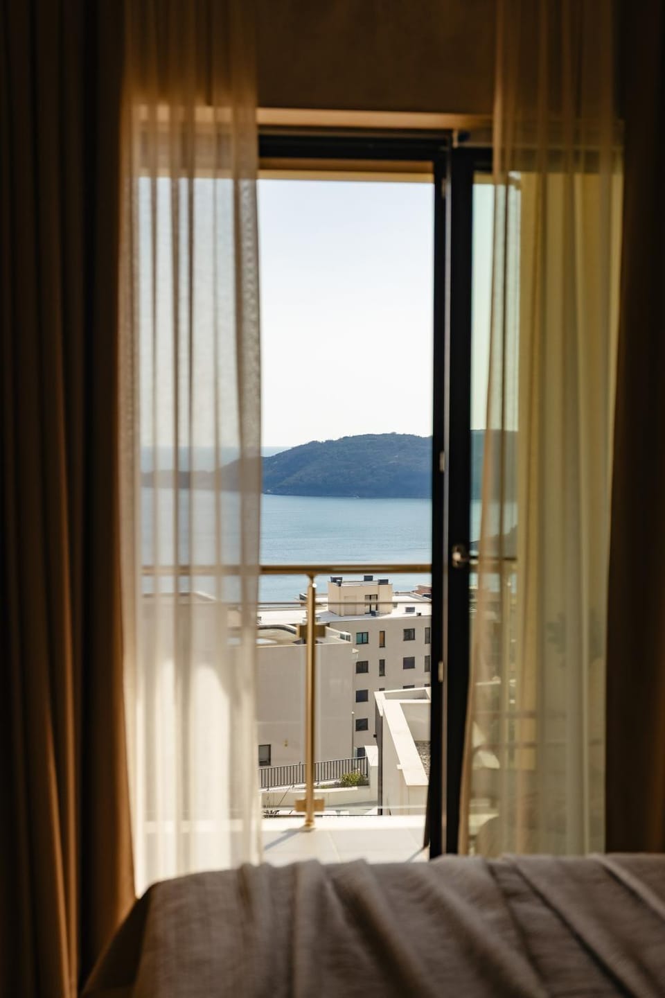 Bed, Photo of the whole room, Sea view