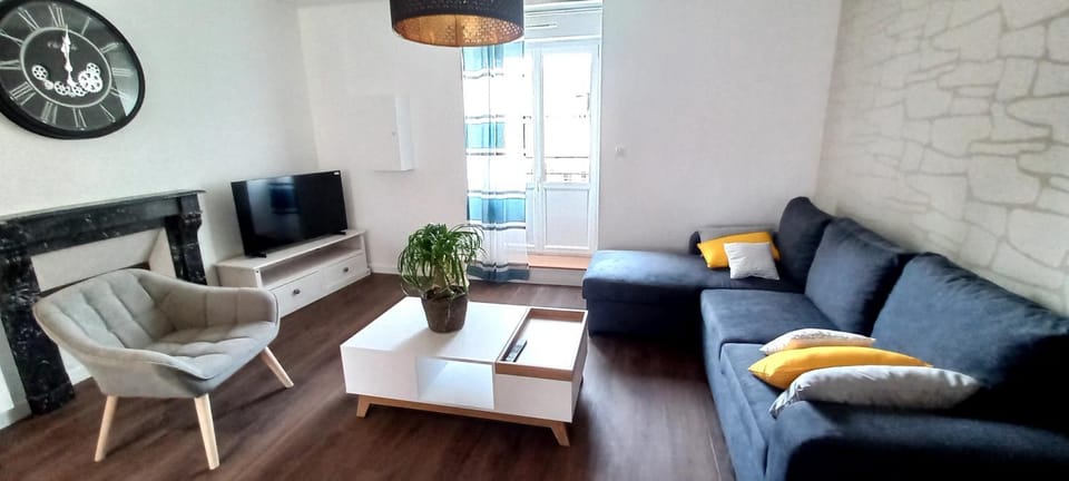 TV and multimedia, Living room, Banquet/Function facilities, Seating area