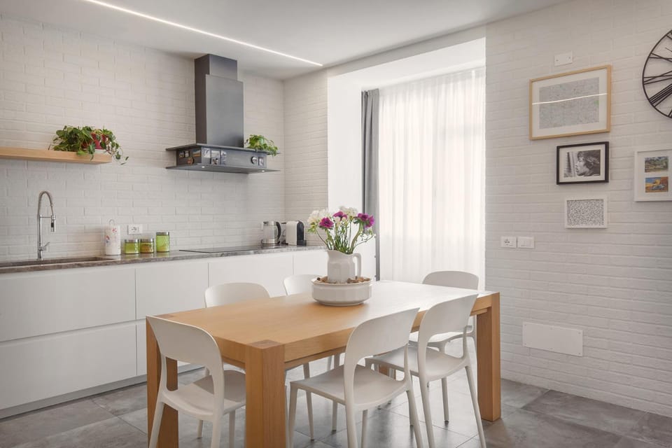 Rocca Terrace Apartment in Garda