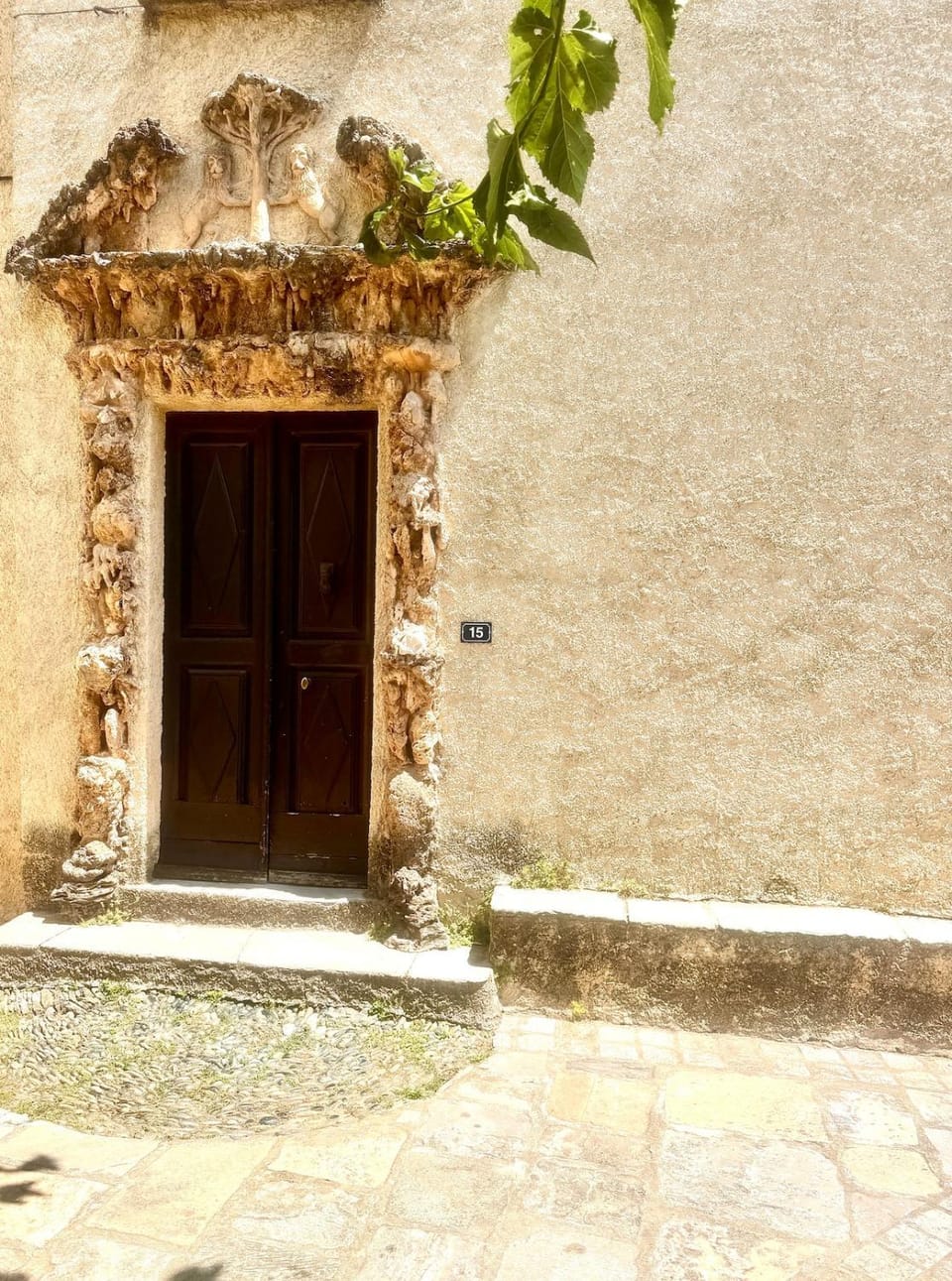 Property building, Facade/entrance, Day