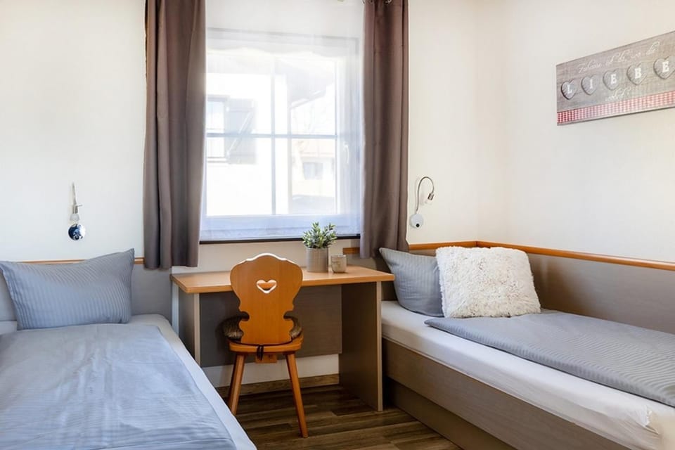 Ferienhaus Nr 86, Kategorie Komfort Plus L, Feriendorf Hochbergle, Allgäu House in Bavaria