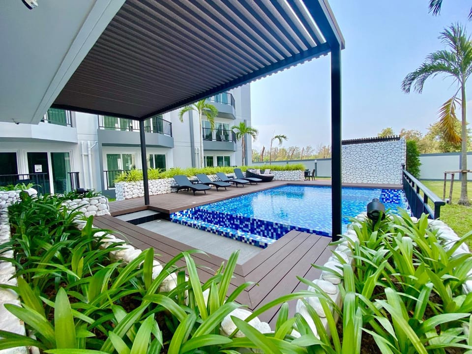 Balcony/Terrace, Swimming pool