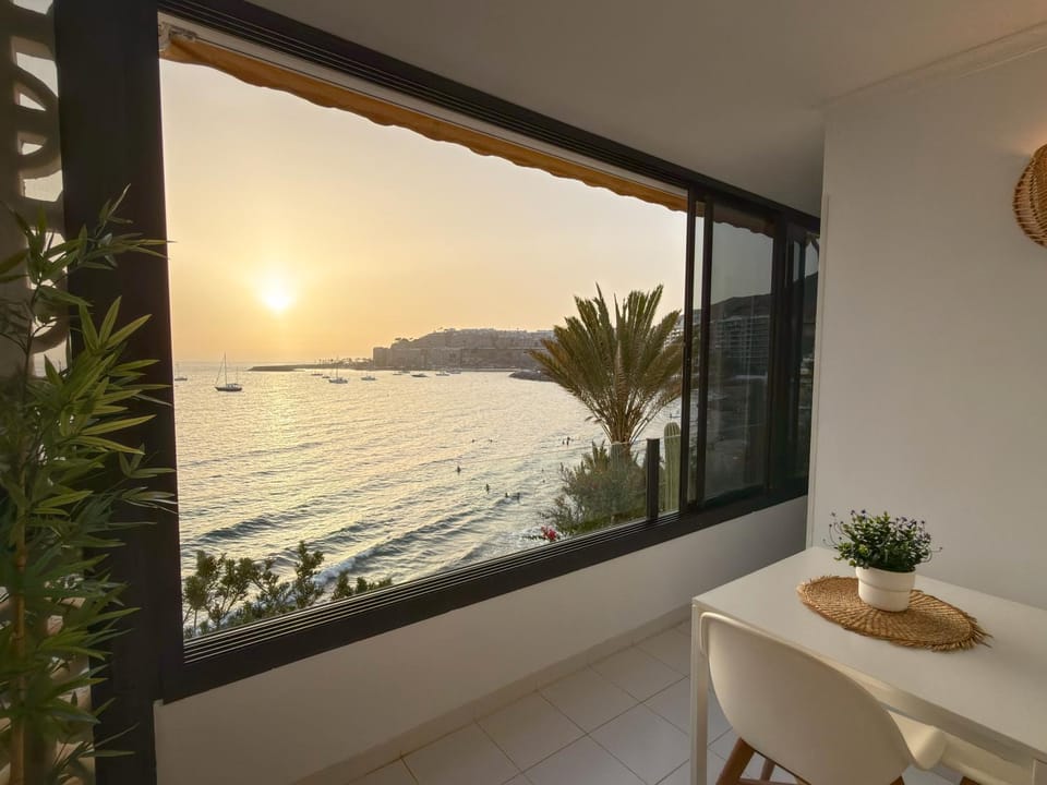 Doñana Beachfront Ocean View Sunset Balcony Apartment in Patalavaca