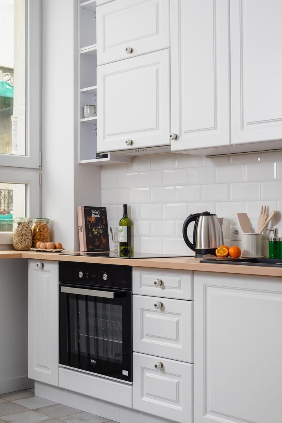 Coffee/tea facilities, Kitchen or kitchenette, stove, toaster