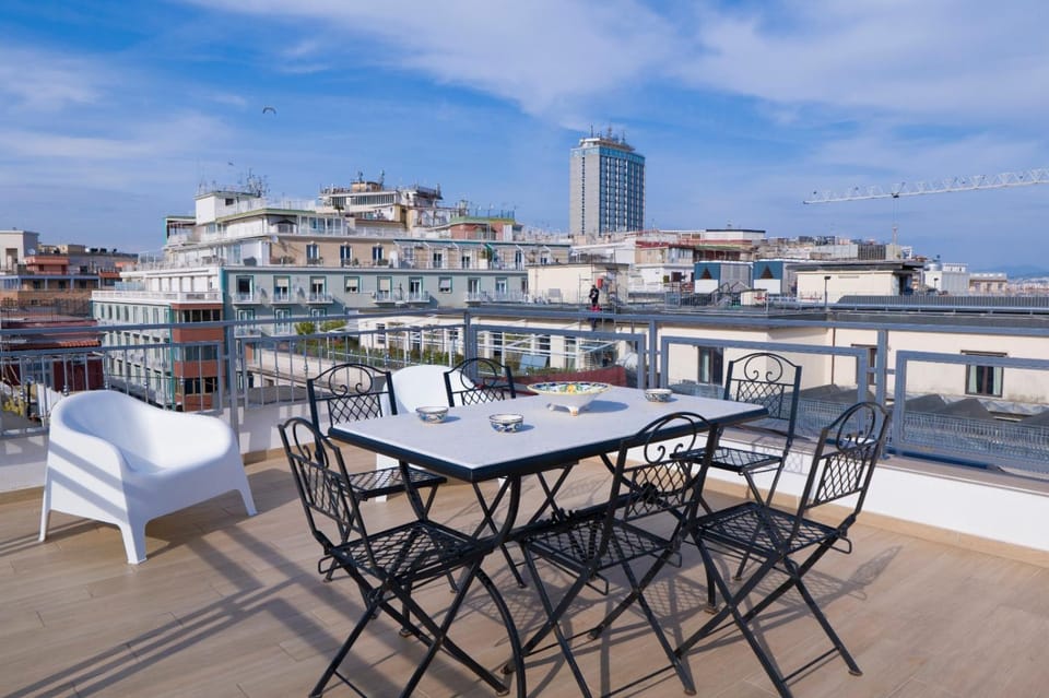 Balcony/Terrace, City view