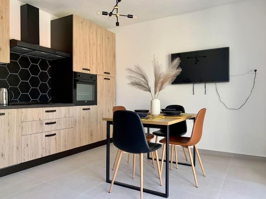 Sea View Apartment - first row to the beach Apartment in Zadar County
