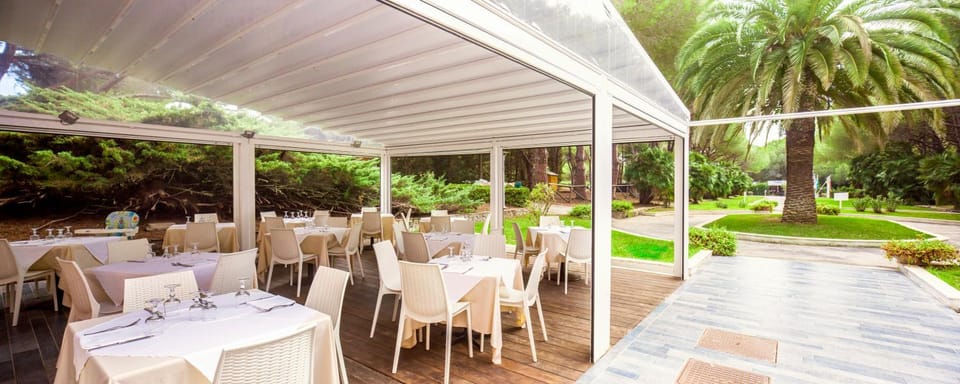 Restaurant/places to eat, Day, Garden, Banquet/Function facilities, Garden view