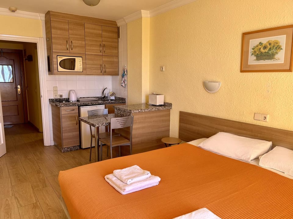 Bed, kitchen