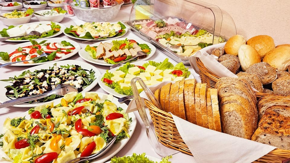 Restaurant/places to eat, Food close-up, Breakfast, Buffet breakfast