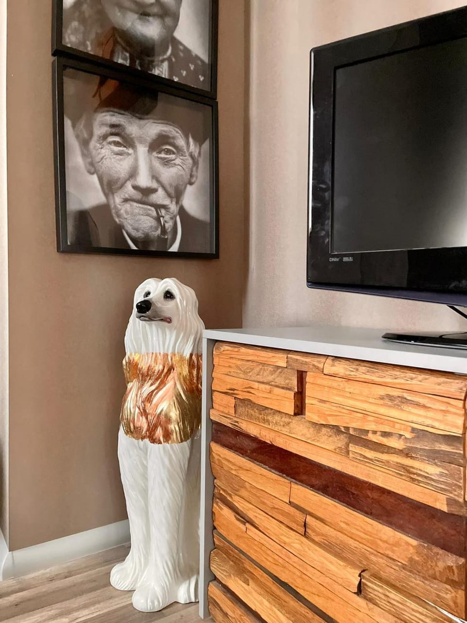 Communal lounge/ TV room