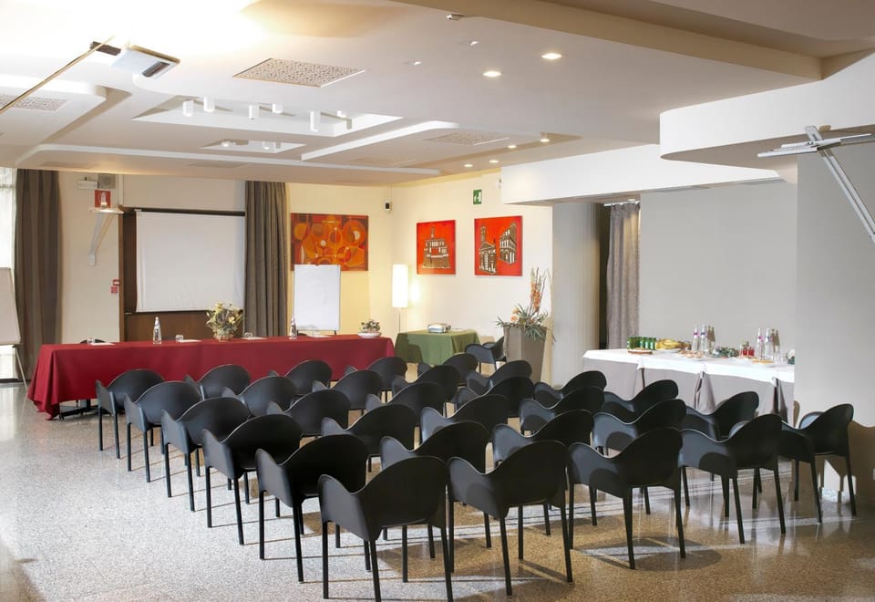 Meeting/conference room