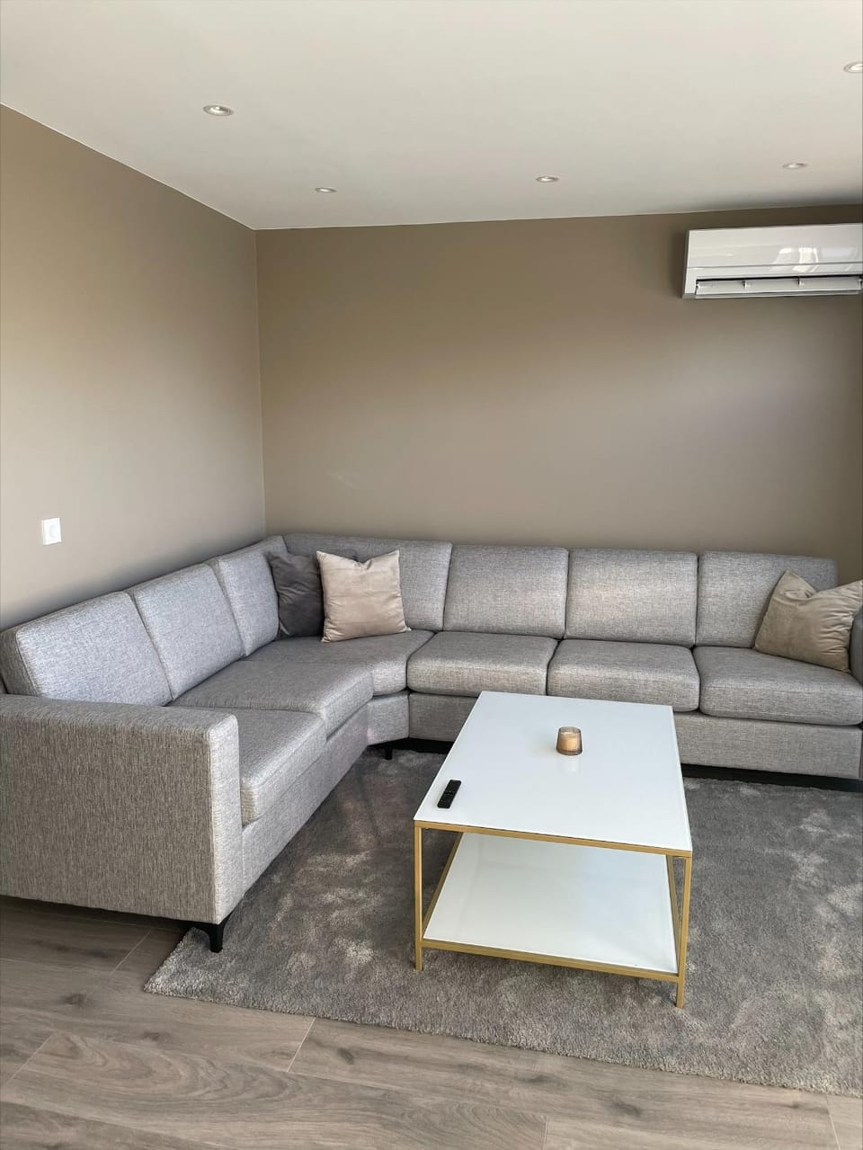 Living room, Seating area, air conditioner