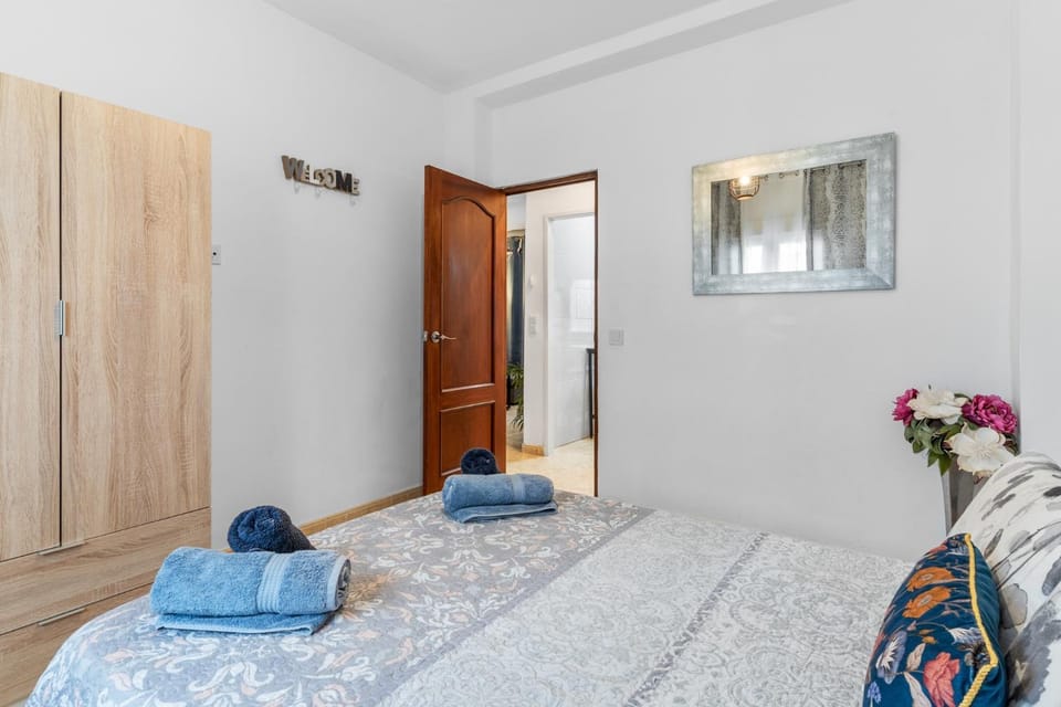 Living room, Bedroom