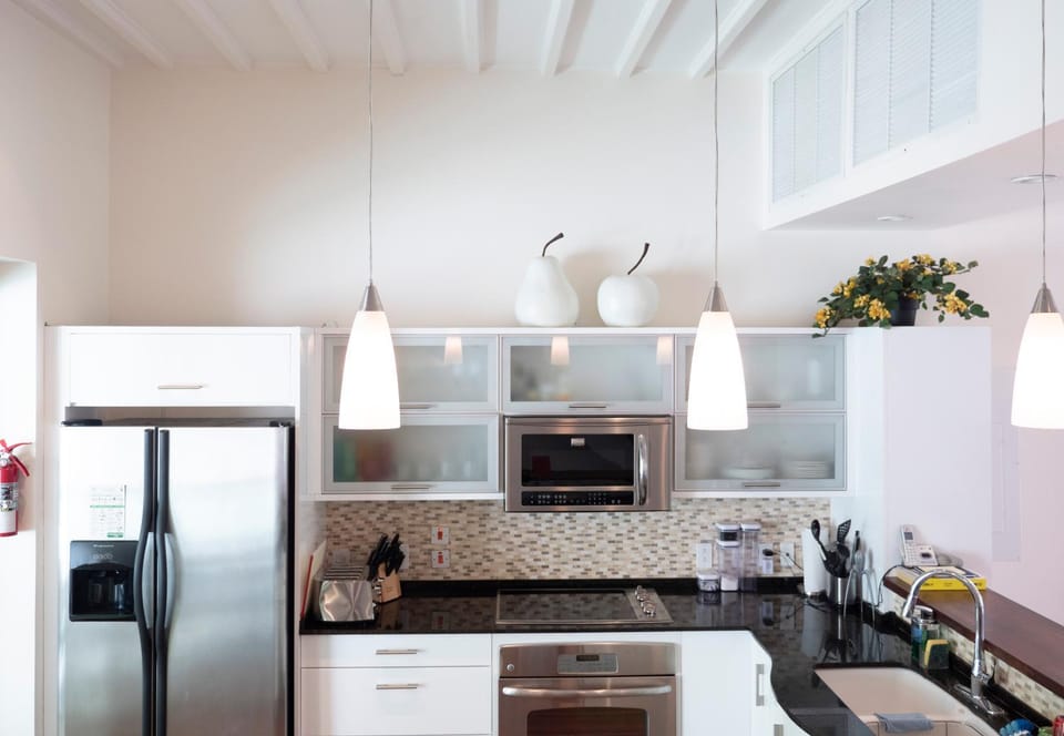 Barefoot Luxury - Pool & Walk To Holetown Beach Villa in Holetown