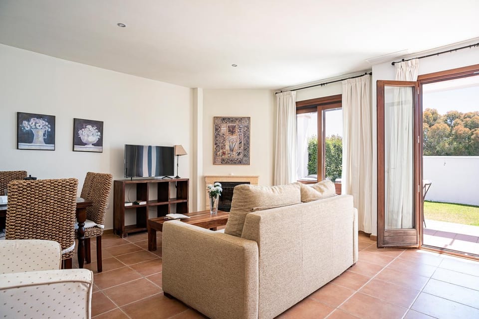 Living room, Garden view
