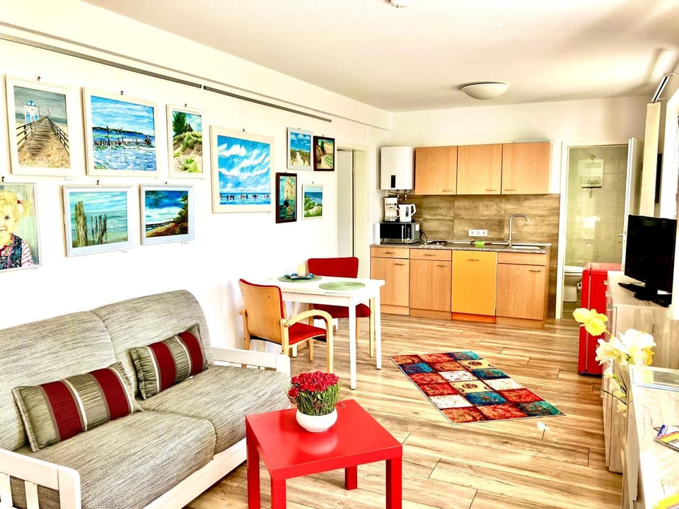 TV and multimedia, Kitchen or kitchenette, Living room, Seating area, Dining area, minibar, pet friendly