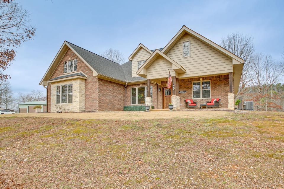 < 5 Mi to Lake Desoto: Grand Hot Springs Home House in Garland County
