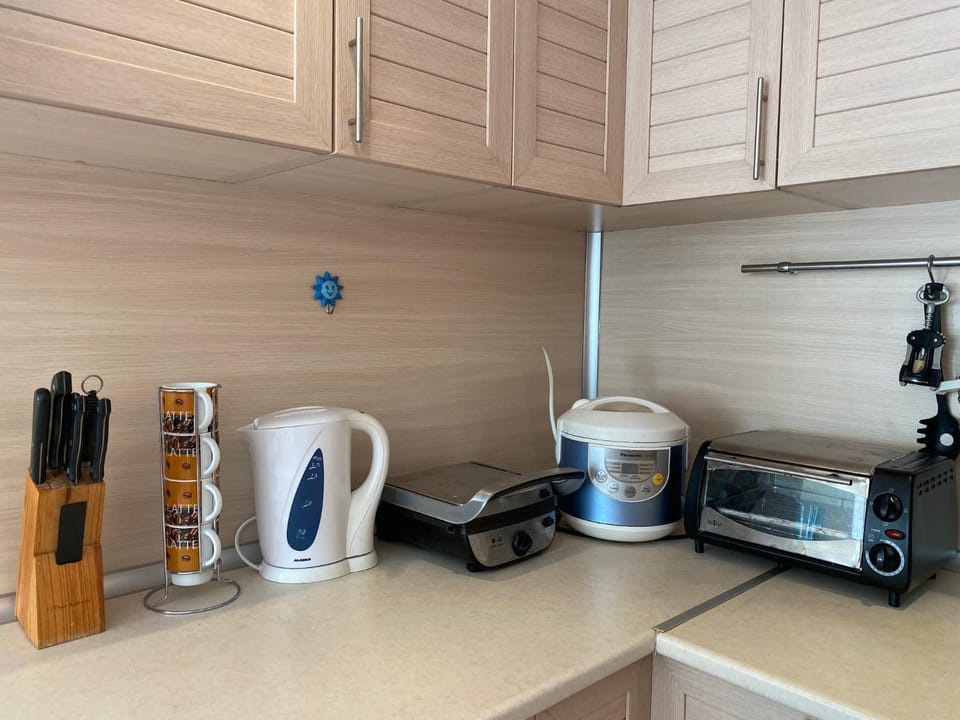 Coffee/tea facilities, Kitchen or kitchenette, Communal kitchen