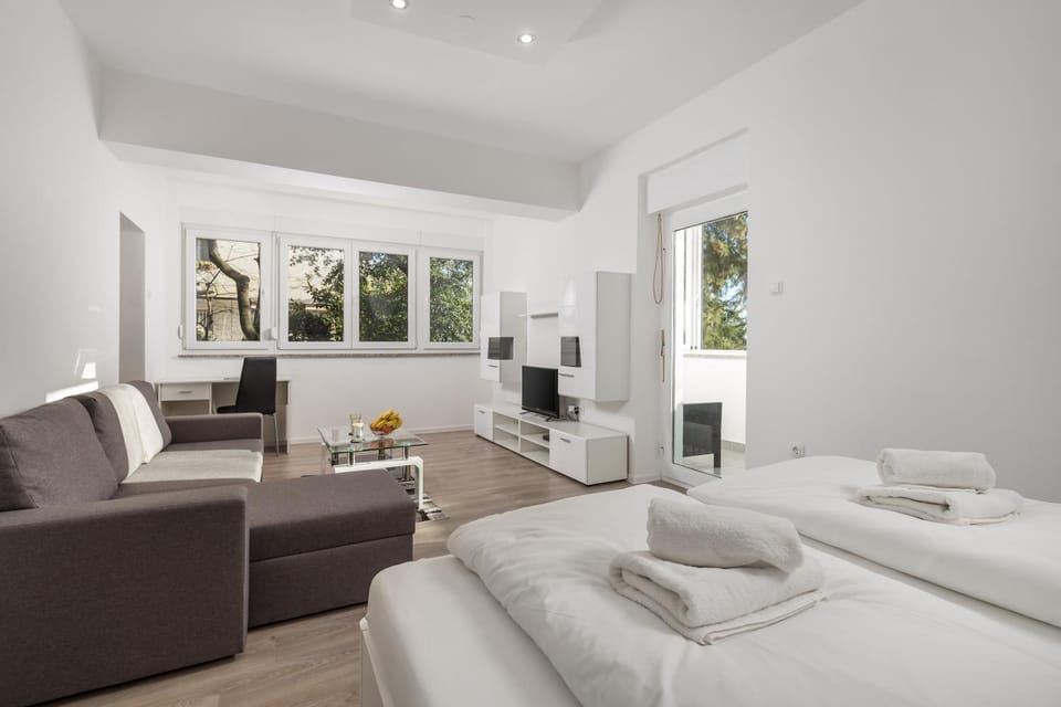 Living room, Photo of the whole room, Seating area