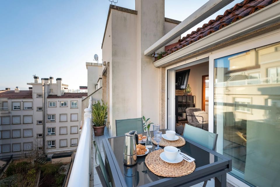 APARTAMENTO PLAYA SILGAR - VUT-50 m PLAYA CON 2 GARAJES Y 3 DORMITORIOS Apartment in Sanxenxo