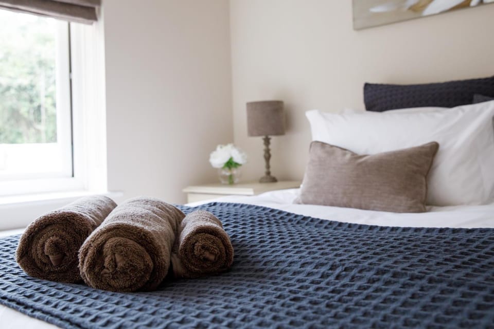 Bedroom, towels