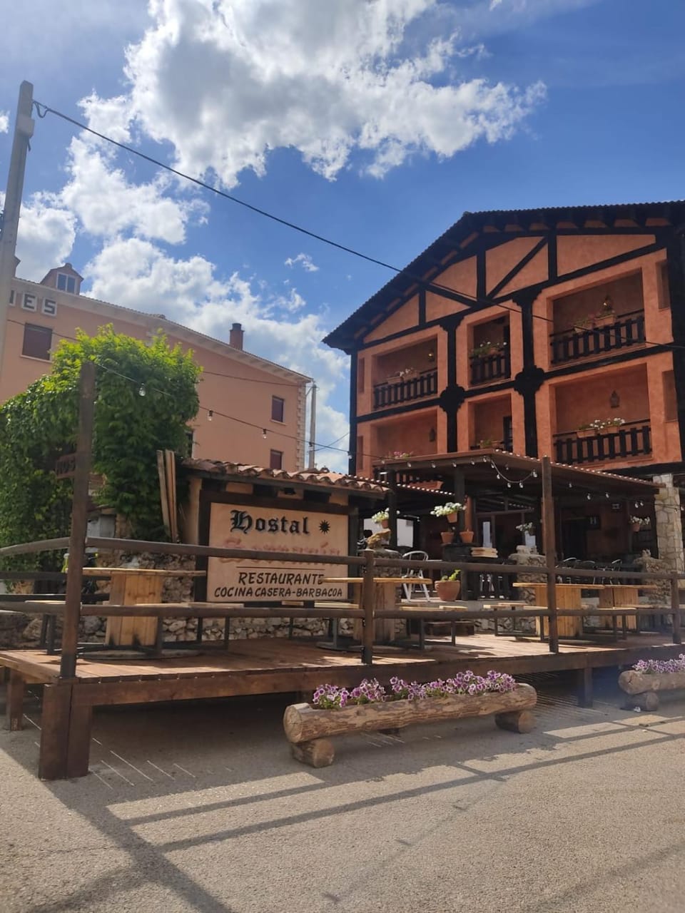 Hostal Restaurante Serrania Bed and Breakfast in Aragon