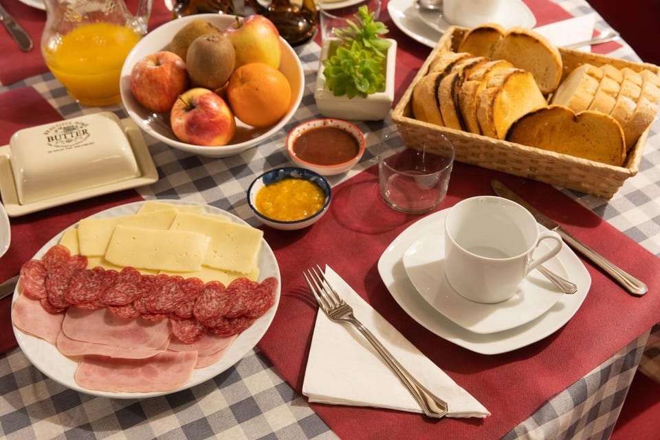 Breakfast, Continental breakfast
