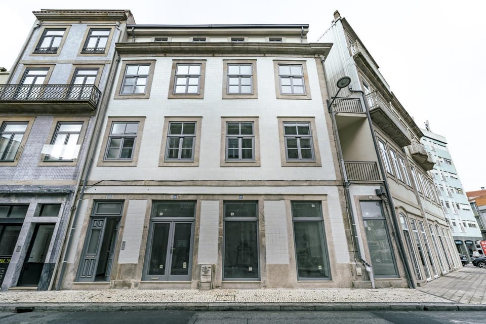 Property building, Facade/entrance, Off site