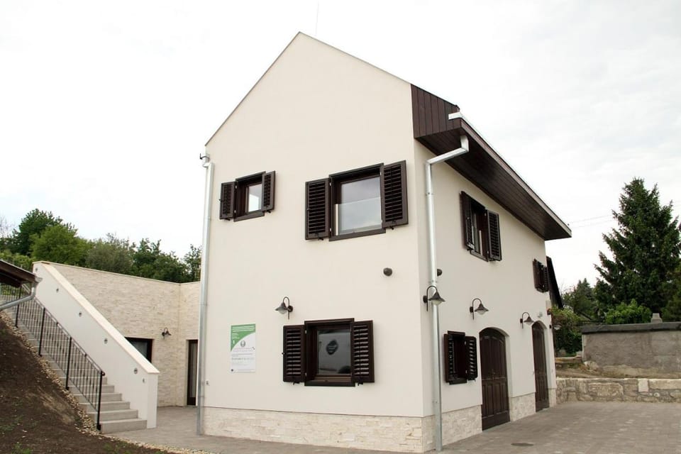 Rókusfalvy Birtok Vendégház Etyek Apartment hotel in Hungary