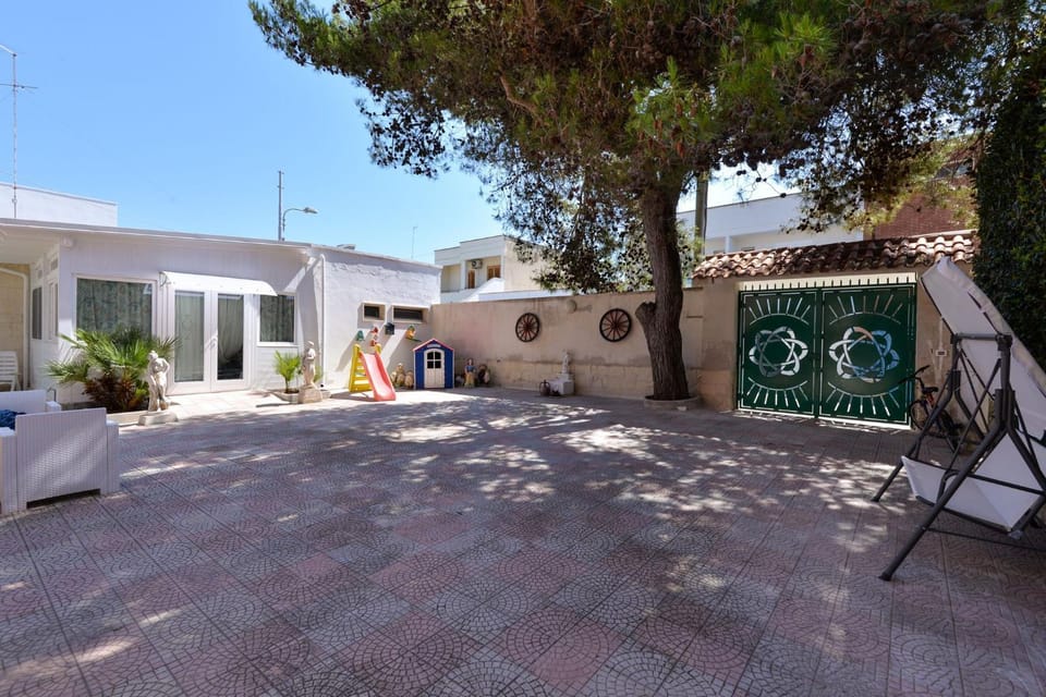 Patio, Facade/entrance, Dining area