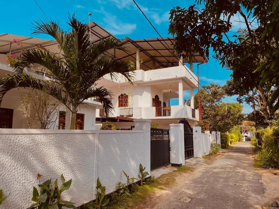 Airport Layover B&B Bed and Breakfast in Negombo