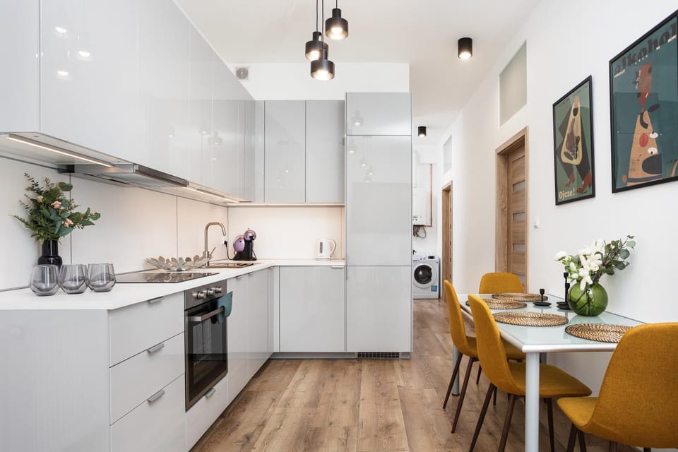 Kitchen or kitchenette, Dining area, dishwasher, pet friendly, stove