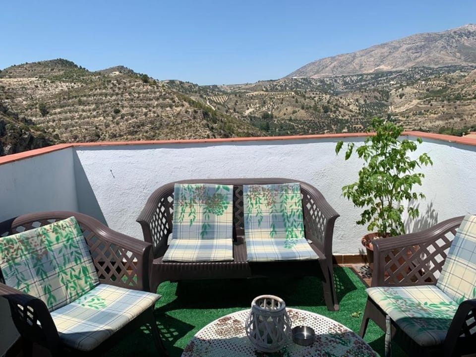 Balcony/Terrace, Mountain view