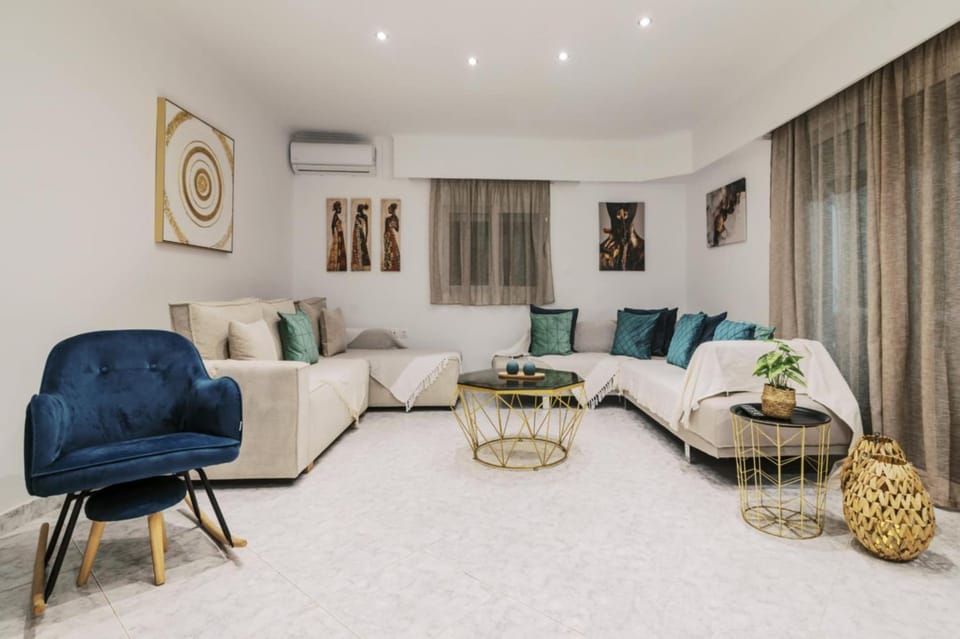 Living room, Seating area, air conditioner