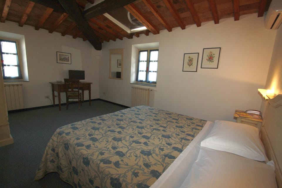 Bed, Bedroom, Family
