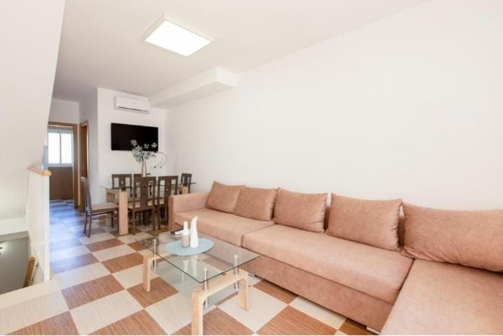 Living room, Lounge or bar