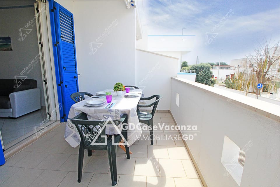 Property building, Facade/entrance, Balcony/Terrace