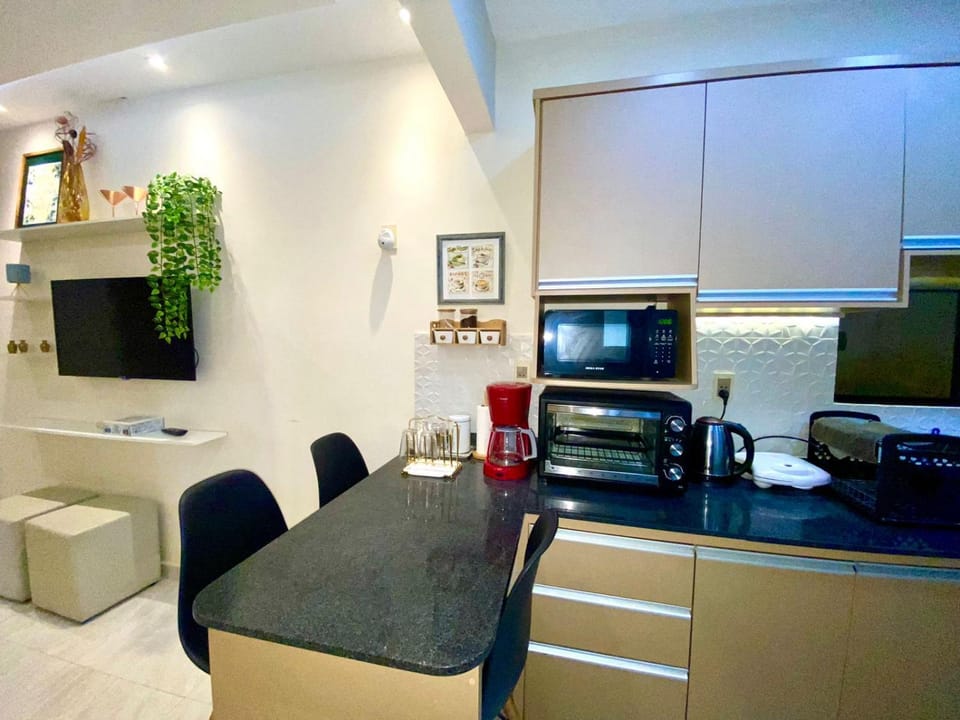 Coffee/tea facilities, Kitchen or kitchenette, minibar, pet friendly