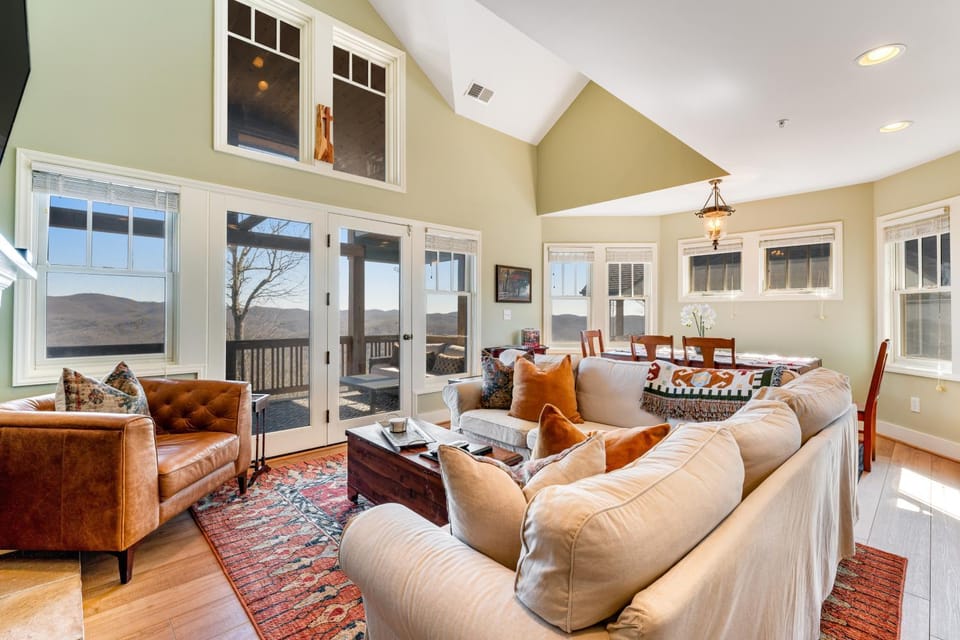 Echota Wintergreen Views Apartment in Watauga