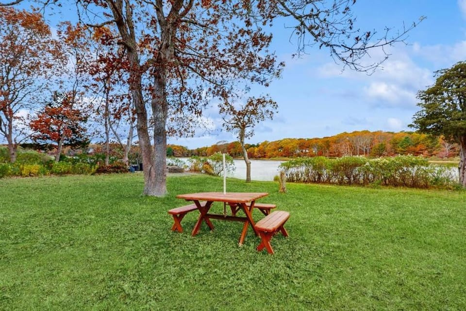 Bourne's Pond Hideaway House in East Falmouth