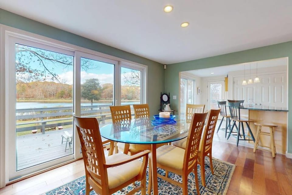 Bourne's Pond Hideaway House in East Falmouth