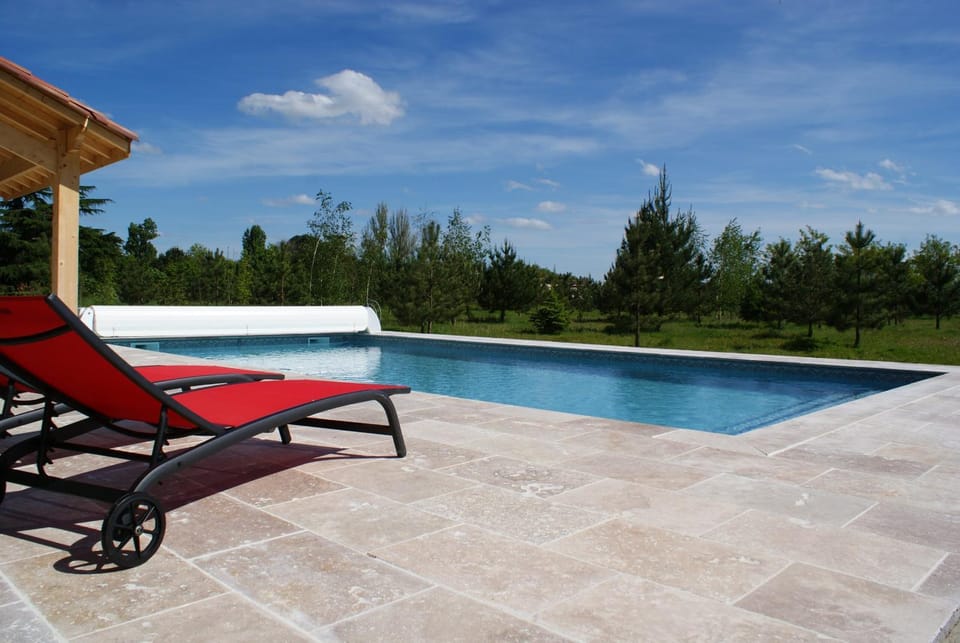 Chateau De Grenier Apartment Apartment in Occitanie