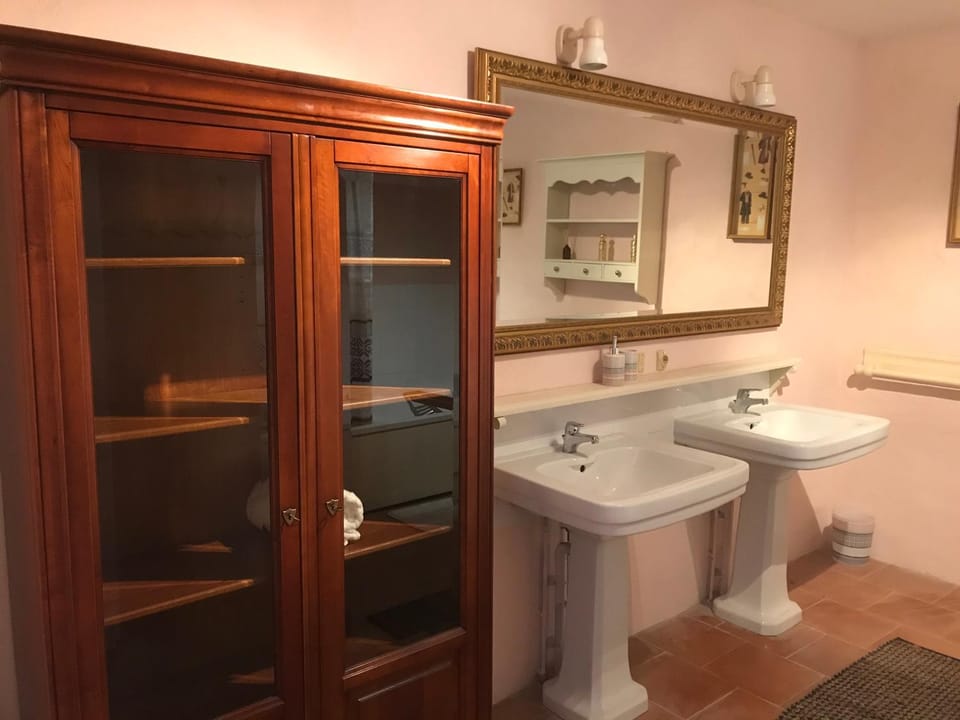 Chateau De Grenier Apartment Apartment in Occitanie