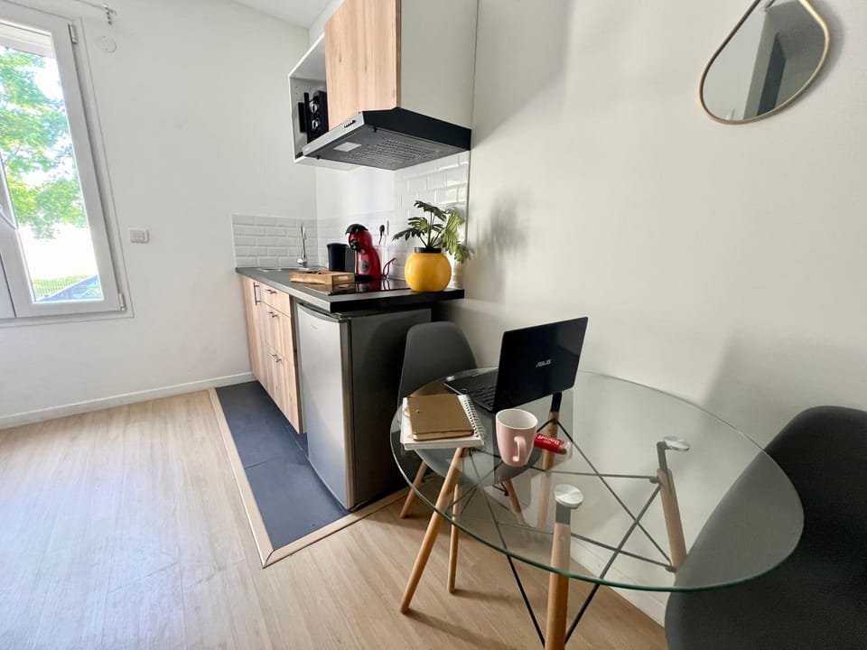 Studios modernes et chaleureux proche gare avec accès jardin Apartment in Centre-Val de Loire