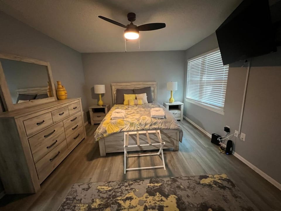 On Island | Pool | Tennis | Pet Friendly | Parking House in Hilton Head Island