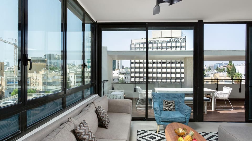 Balcony/Terrace, Living room