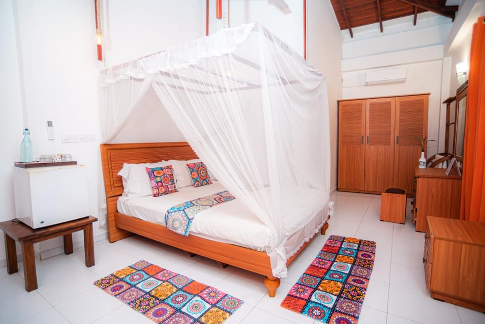 Bed, Coffee/tea facilities, Photo of the whole room, Bedroom, minibar