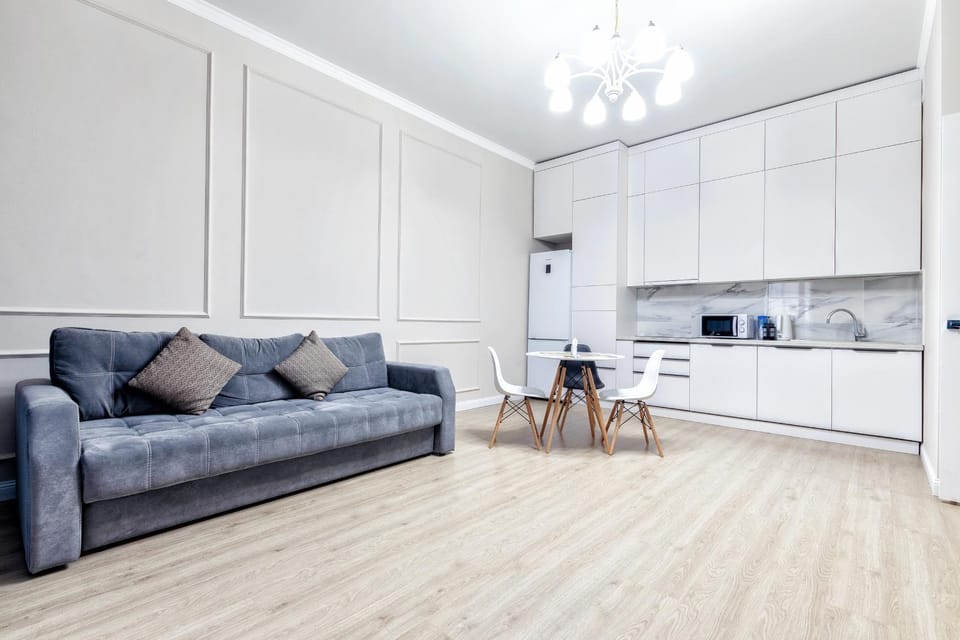Photo of the whole room, kitchen