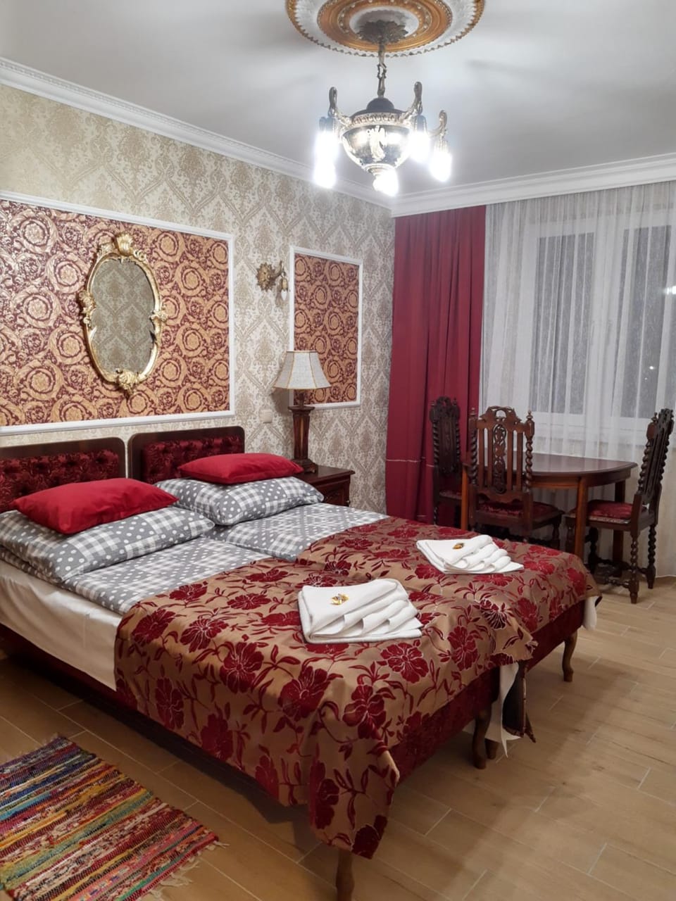 Bed, Photo of the whole room