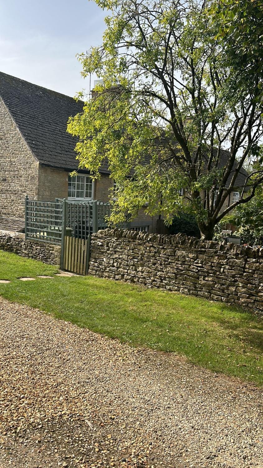 Charming Cottage, Great Rissington, Cotswolds House in West Oxfordshire District